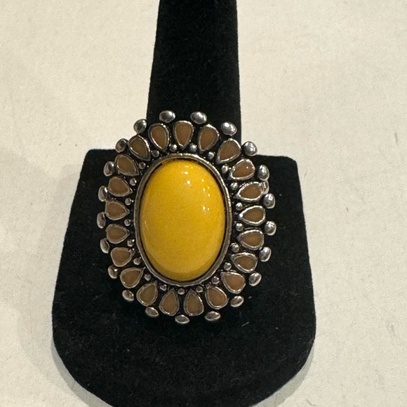 Elegant Yellow Stone Statement Ring - One Size Stretch Back - Picture 2 of 4